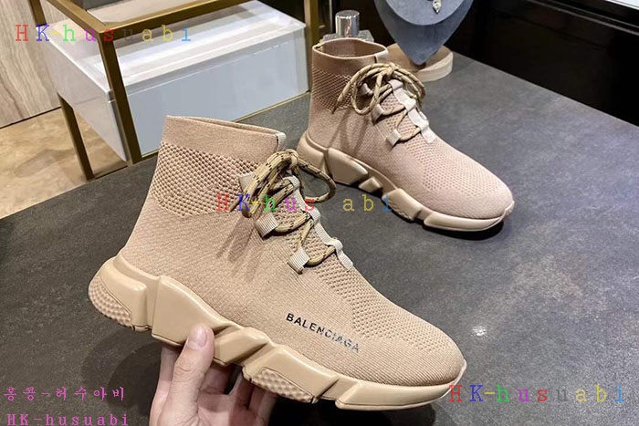 NEW 발렌시아가 스니커즈 신상 B 922543