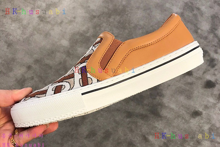 NEW 버버리 신발 신상 BB 825223
