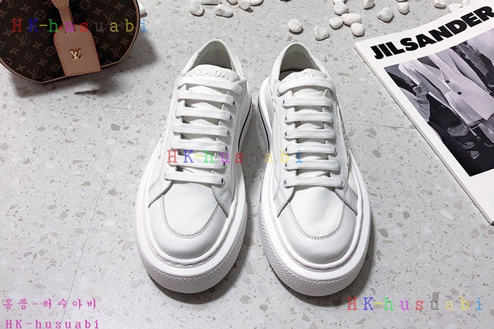 NEW 프라다 여성 스니커즈 P 455824
