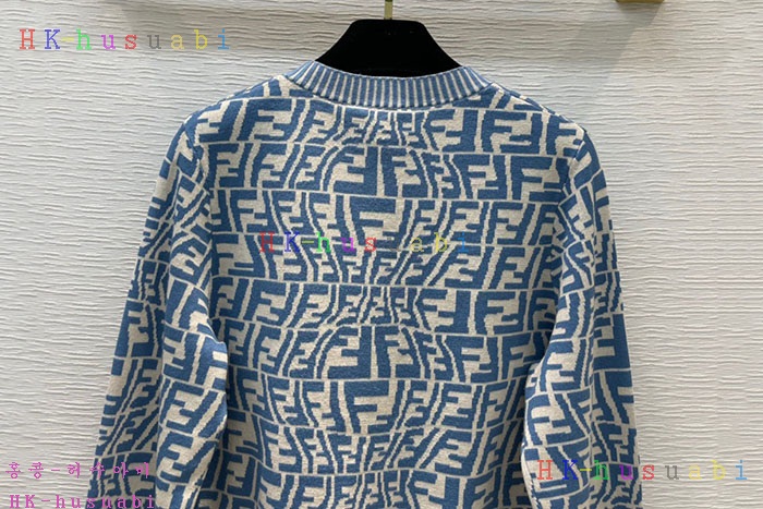 NEW 펜디 가디건 신상 FD 8875820