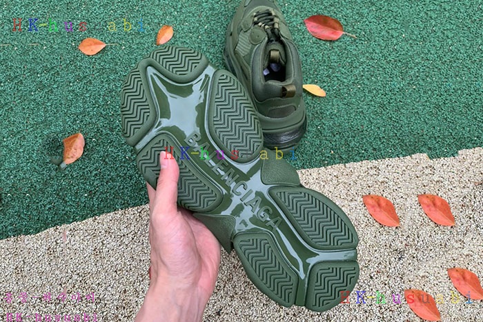 NEW 발렌시아가 스니커즈 신상 B 889654
