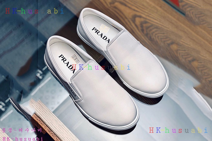 NEW 프라다 스니커즈 신상 P 335698
