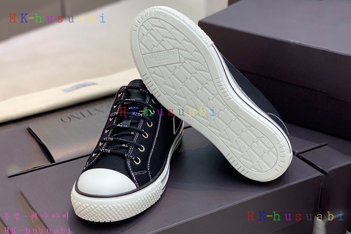 NEW 발렌티노 스니커즈 신상 V 236301
