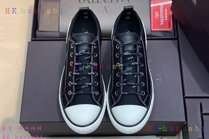 NEW 발렌티노 스니커즈 신상 V 236301