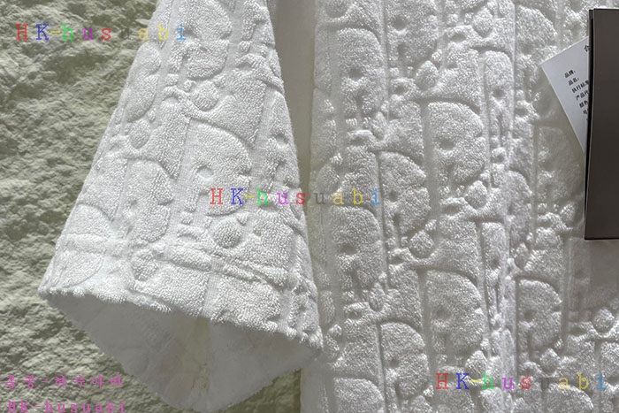 NEW 디올 반팔티 신상  DR 8585020