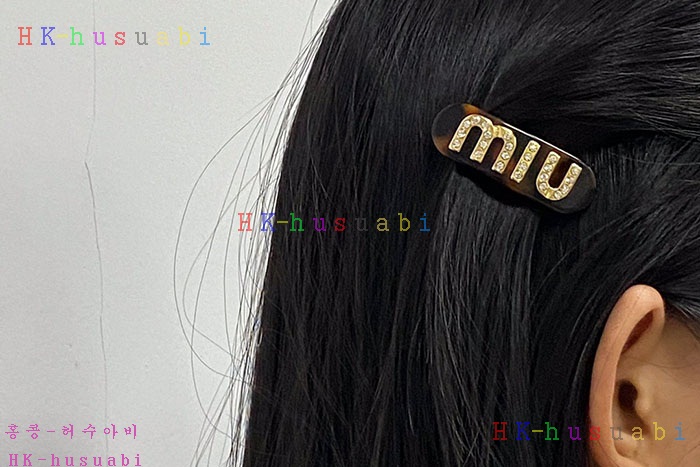 NEW 미우미우 헤어핀 신상 D 689961