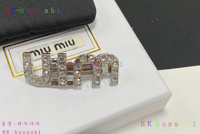 NEW 미우미우 헤어핀 신상 D 689962