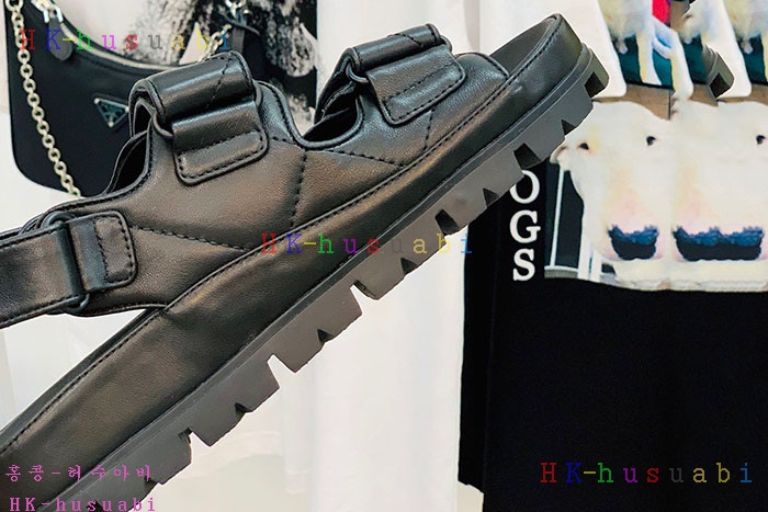 NEW 프라다 샌들 신상 P 242550