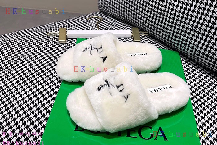 NEW 프라다 샌들 신상 P 242552