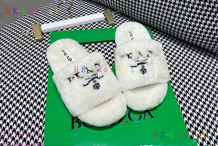 NEW 프라다 샌들 신상 P 242552