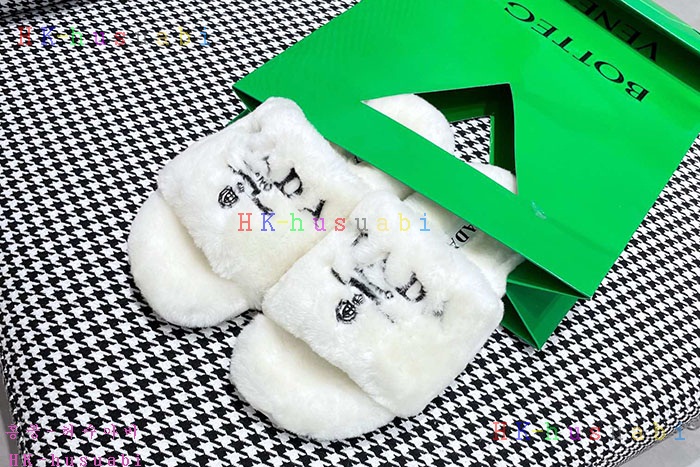 NEW 프라다 샌들 신상 P 242552