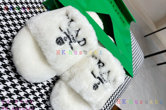 NEW 프라다 샌들 신상 P 242552