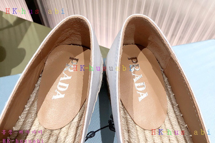 NEW 프라다 스니커즈 신상 P 242559