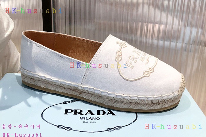 NEW 프라다 스니커즈 신상 P 242559