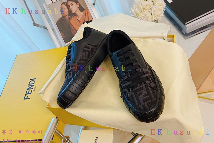 NEW 펜디 스니커즈 신상 FD 3335825