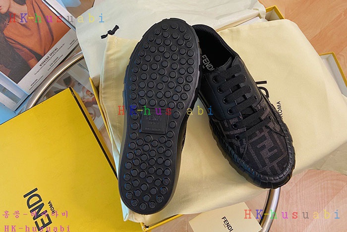 NEW 펜디 스니커즈 신상 FD 3335825