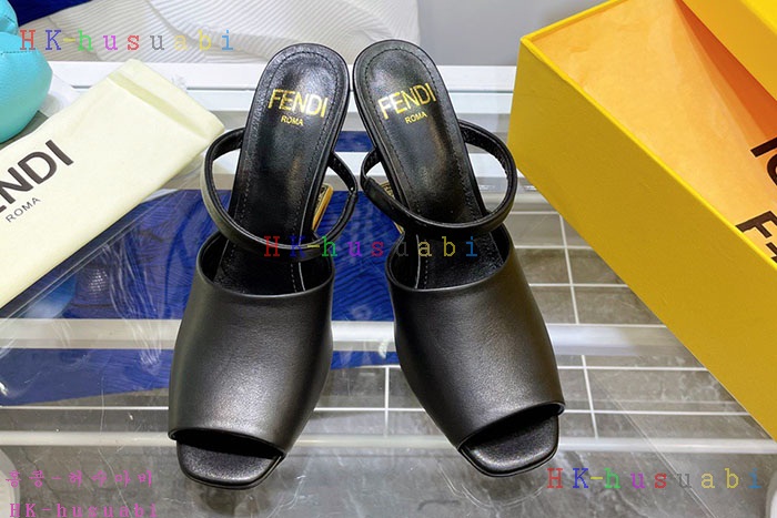 NEW 펜디 신발 신상 FD 2428862