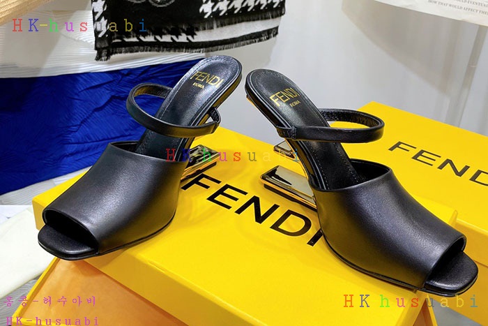 NEW 펜디 신발 신상 FD 2428862