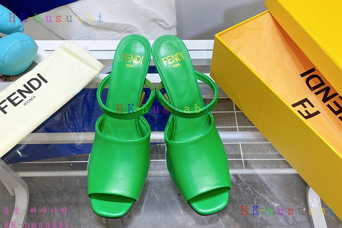 NEW 펜디 신발 신상 FD 2428856
