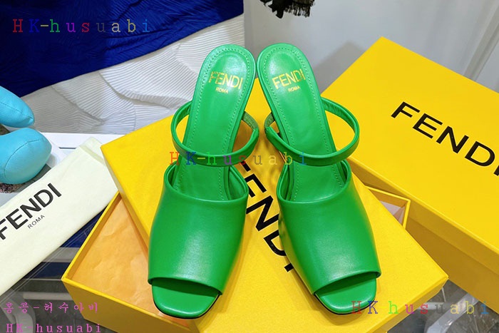 NEW 펜디 신발 신상 FD 2428856