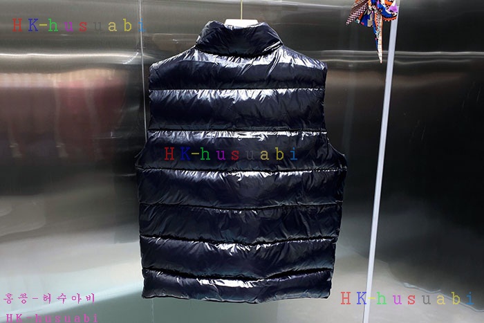 NEW 몽클레어 패딩조끼 신상 M 2528224