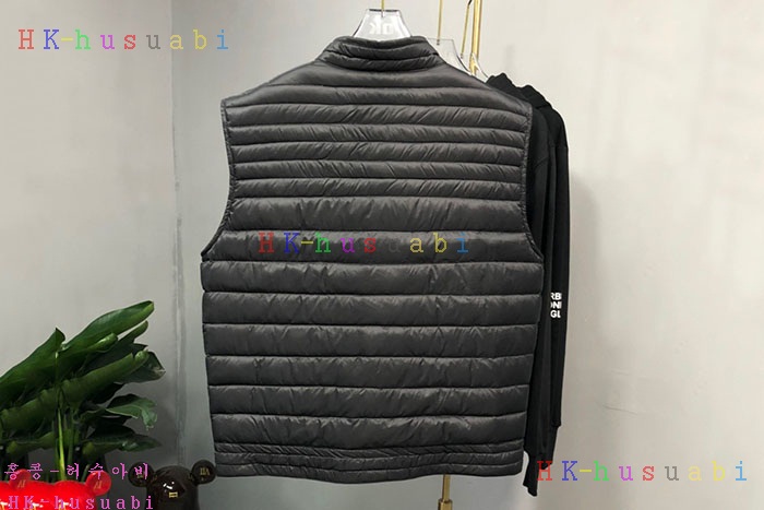 NEW 몽클레어 패딩조끼 신상 M 8857251