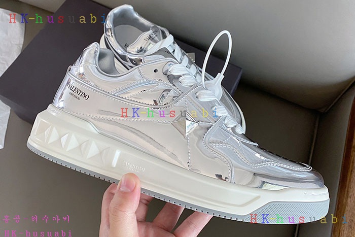 NEW 발렌티노 스니커즈 신상 V747742