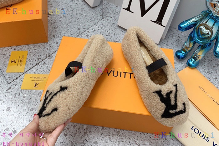 NEW 루이비통 신발 신상 LV 4478267