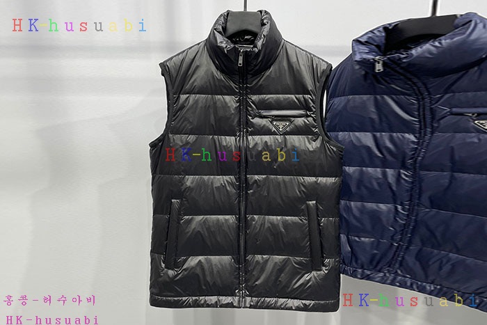 NEW 프라다 패딩조끼 신상 P 4478851