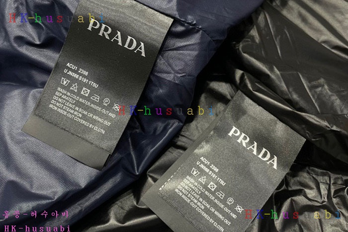 NEW 프라다 패딩조끼 신상 P 4478851