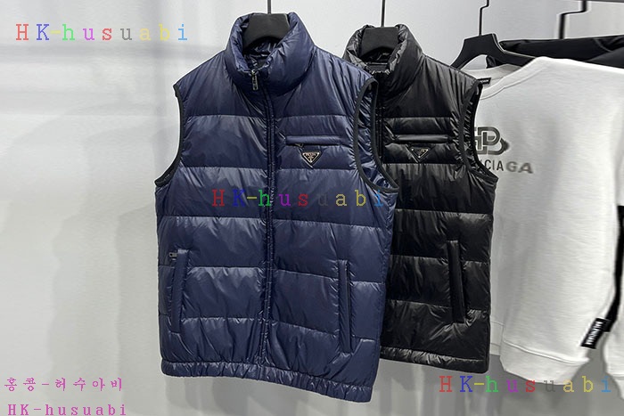 NEW 프라다 패딩조끼 신상 P 4478851