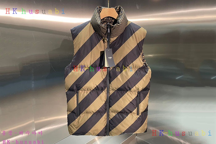 NEW 펜디 패딩조끼 신상 FD 2245521