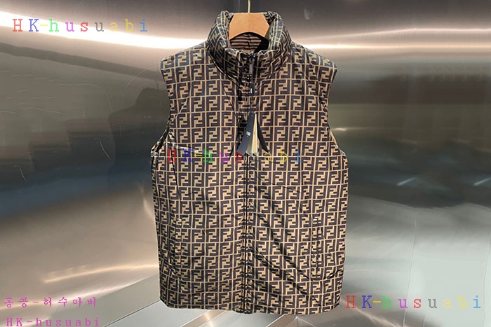 NEW 펜디 패딩조끼 신상 FD 2245521