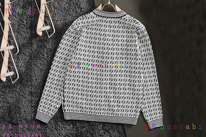 NEW 펜디 가디건 신상 FD 2245523