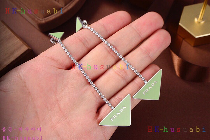 NEW 프라다 귀걸이 신상 P 9658220