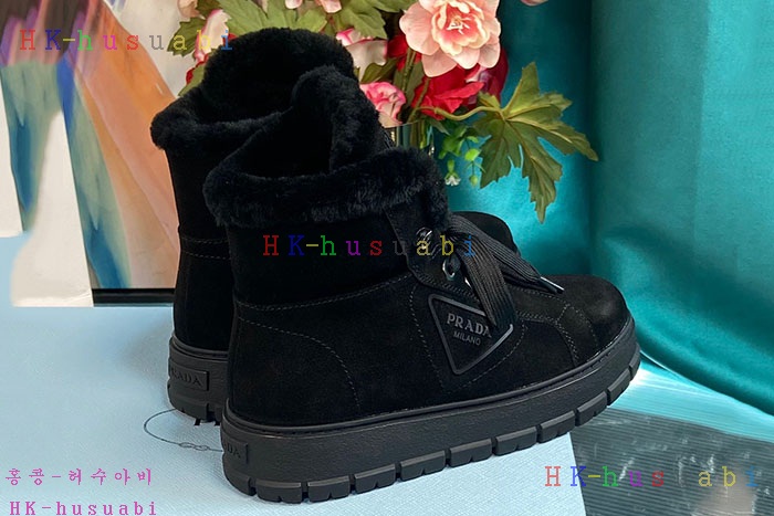 NEW 프라다 스니커즈 신상 P 663611
