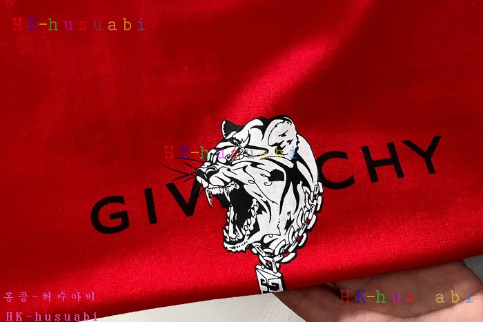 NEW 지방시 반팔티 신상 GV 114204