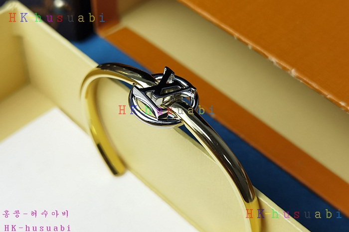 NEW 루이비통 팔찌 신상 LV 410020