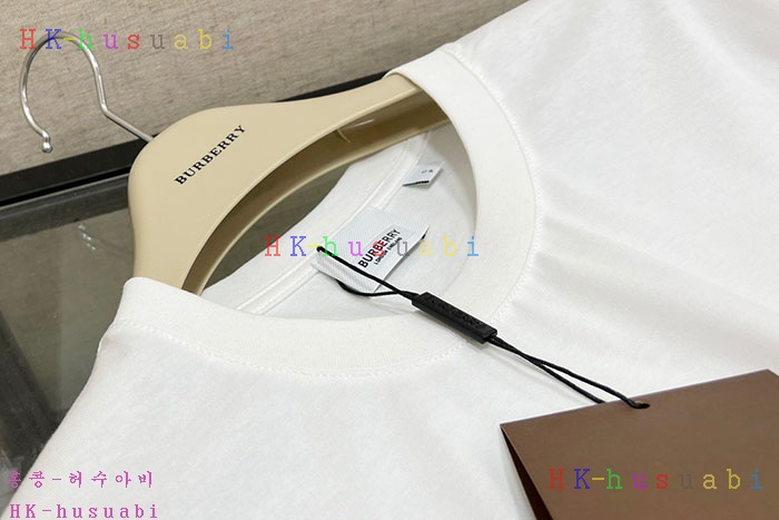 NEW 버버리 반팔티 신상 B 885241