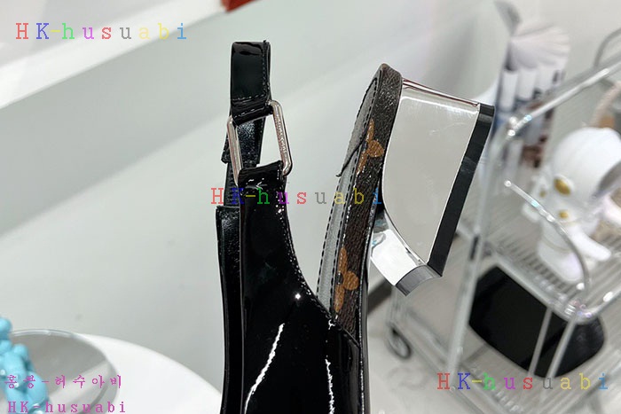 NEW 루이비통 샌들 신상 LV 774127
