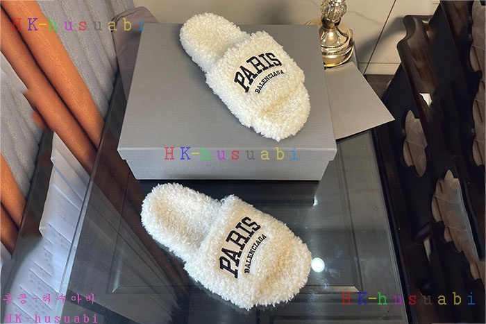 NEW 발렌시아가 신발 신상 B 555221