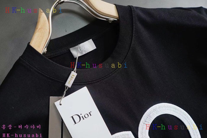 NEW 디올 반팔티 신상 DR 114251