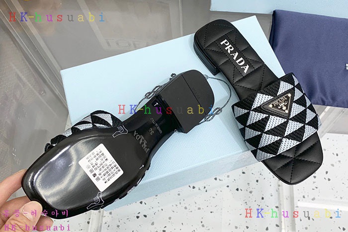 NEW 프라다 샌들 신상 P 246601