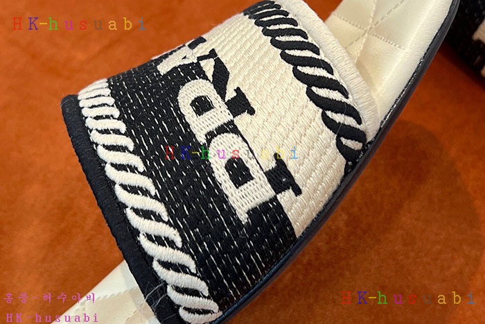 NEW 프라다 샌들 신상 P 245512