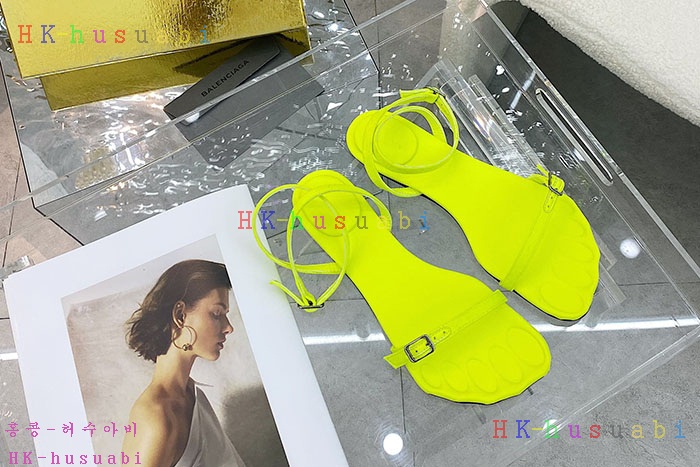 NEW  발렌시아가 샌들 신상 B 118241