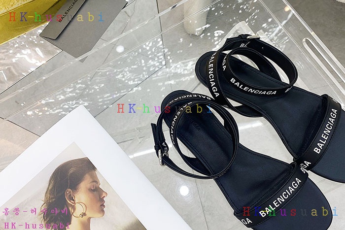 NEW  발렌시아가 샌들 신상 B 118246