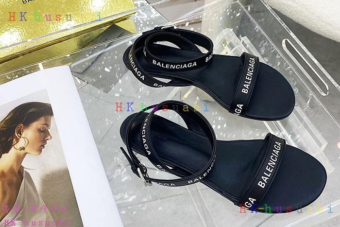 NEW  발렌시아가 샌들 신상 B 118246