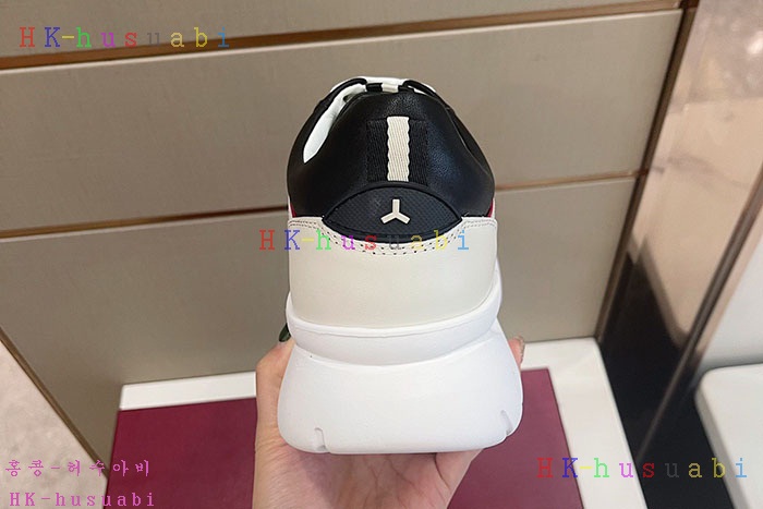 NEW  발리 스니커즈 신상 B 552400