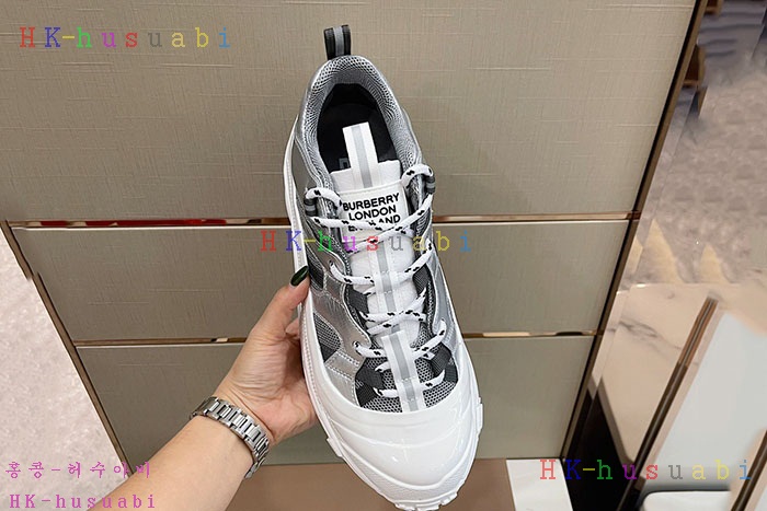 NEW  버버리 스니커즈 신상 BB  441400