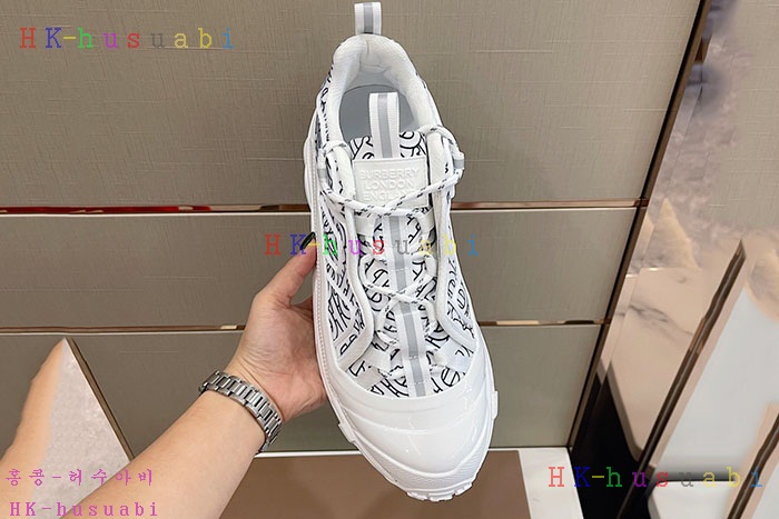 NEW  버버리 스니커즈 신상 BB  441402